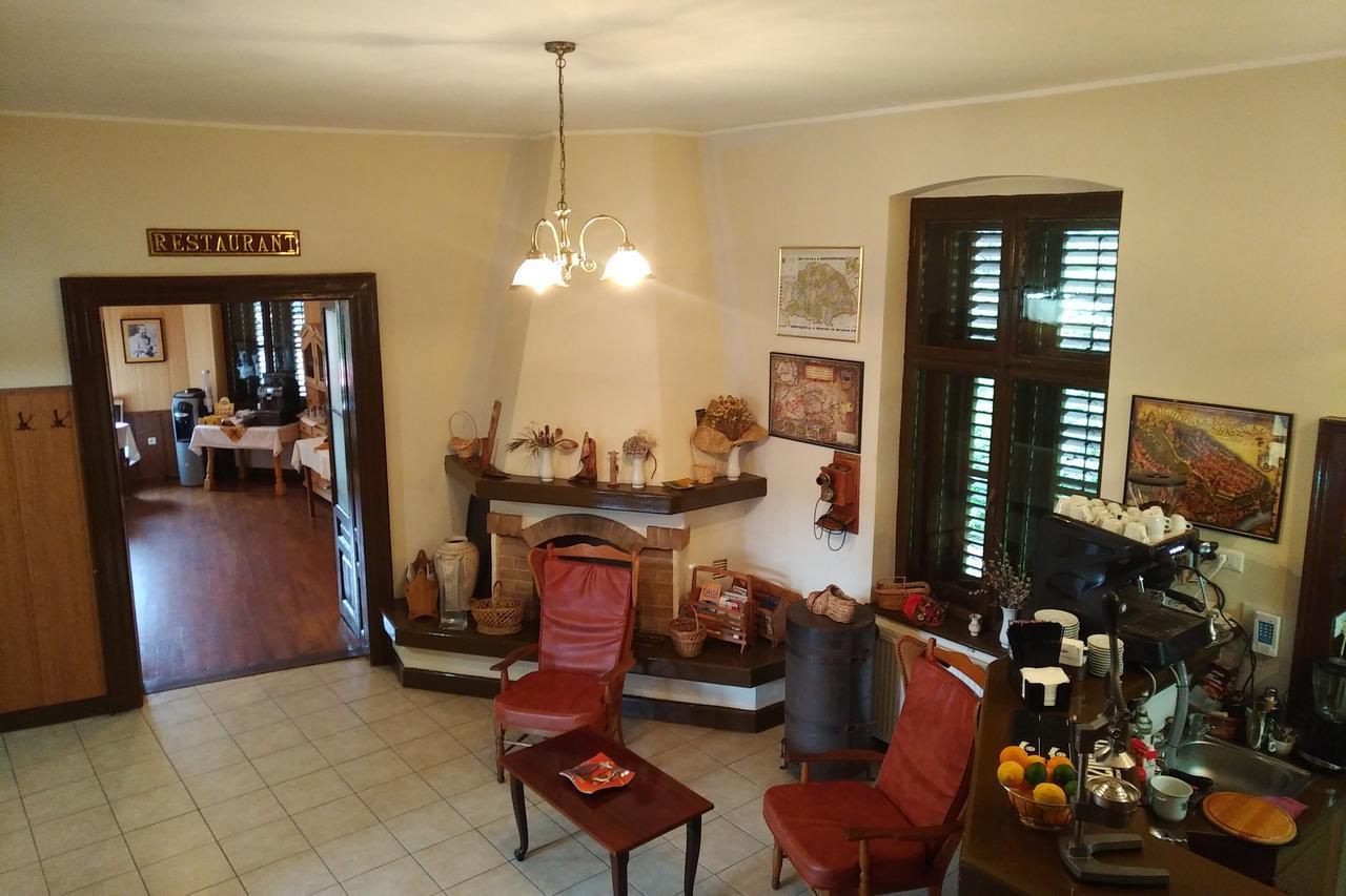 Cristian Inn Bagian luar foto