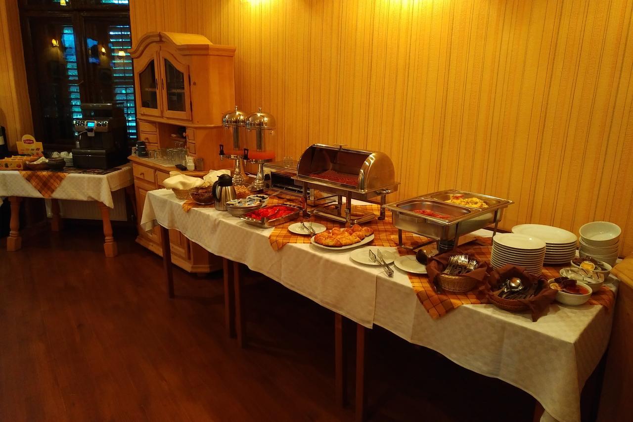 Cristian Inn Bagian luar foto