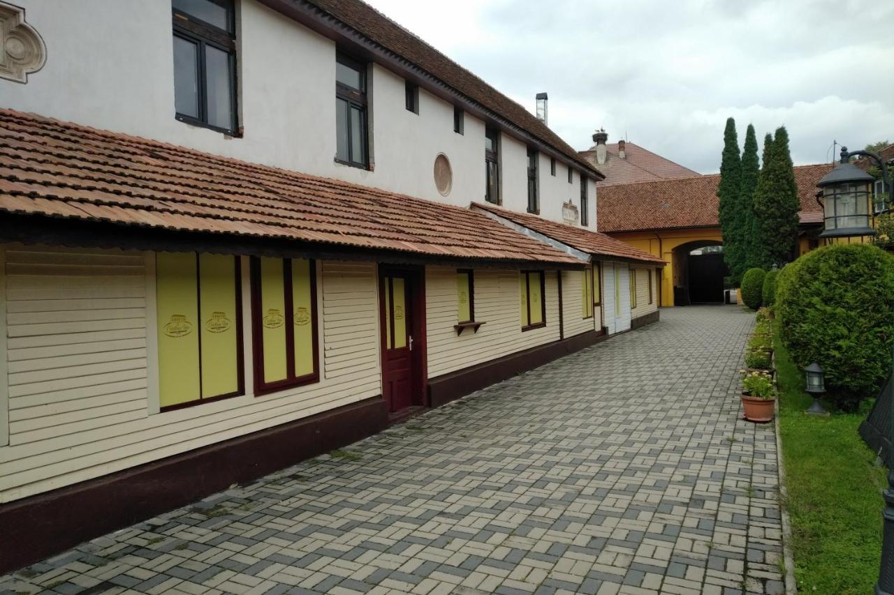 Cristian Inn Bagian luar foto