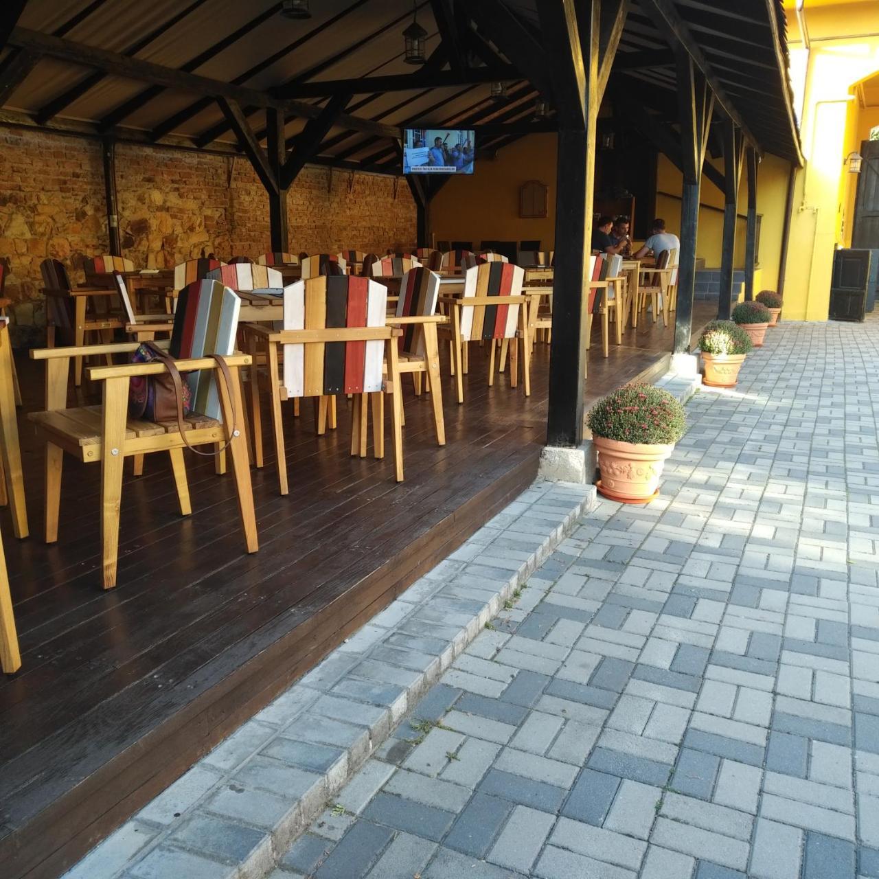 Cristian Inn Bagian luar foto