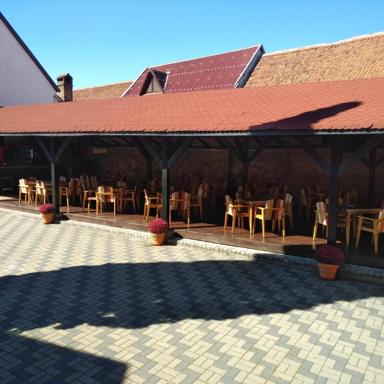 Cristian Inn Bagian luar foto