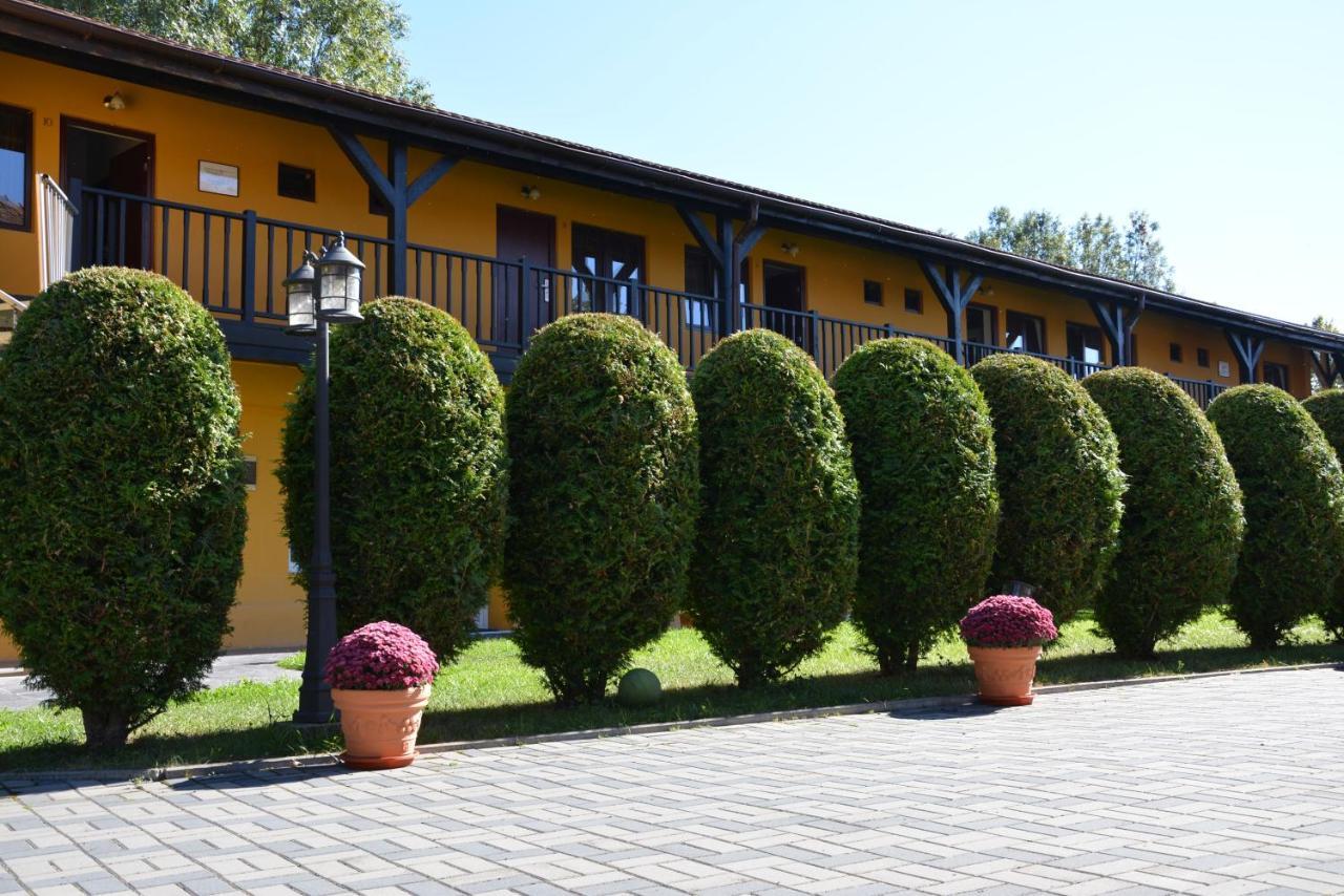 Cristian Inn Bagian luar foto