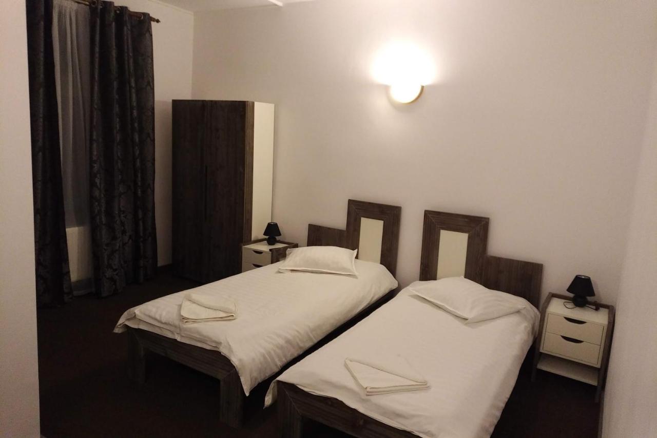 Cristian Inn Bagian luar foto