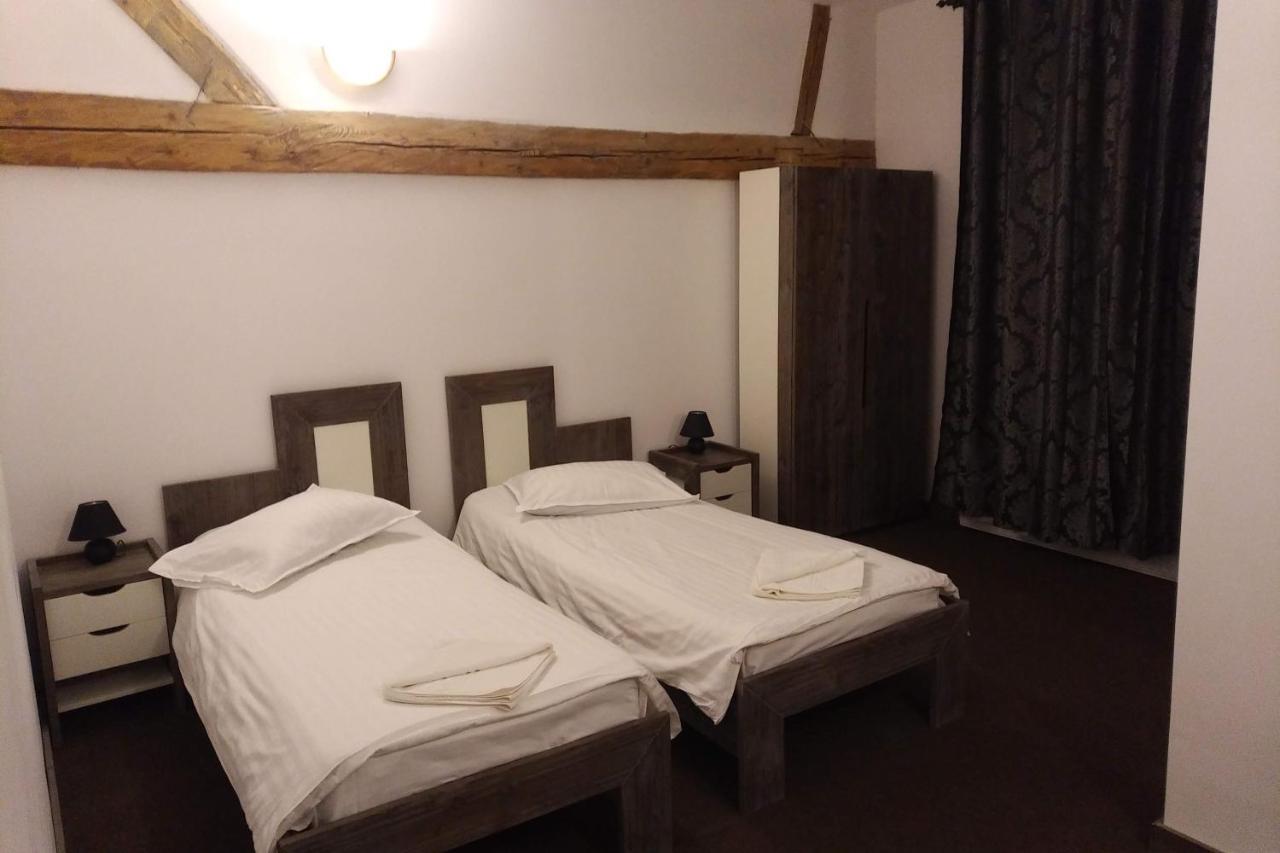 Cristian Inn Bagian luar foto
