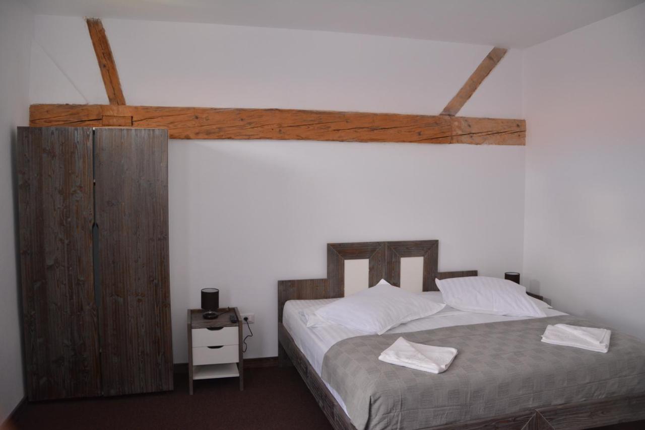 Cristian Inn Bagian luar foto