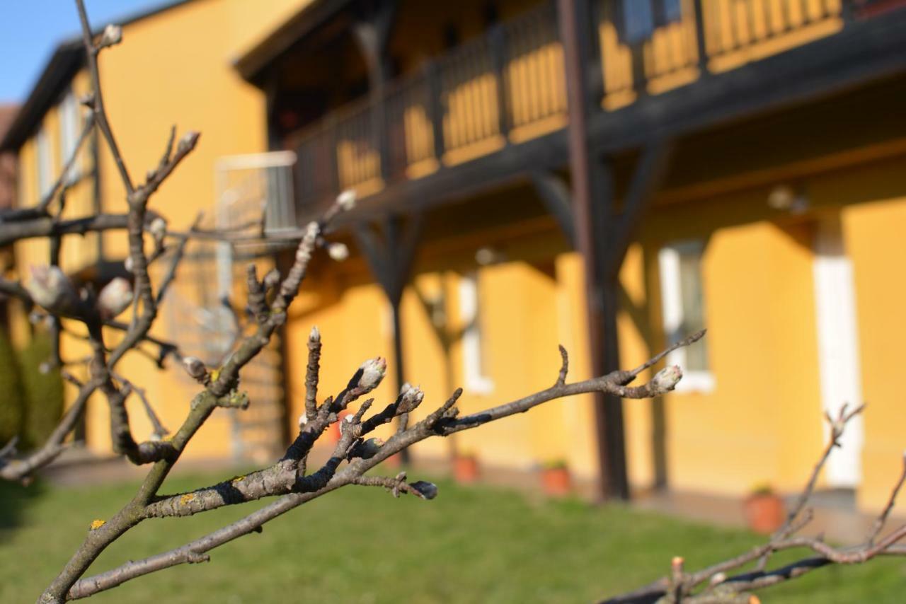 Cristian Inn Bagian luar foto